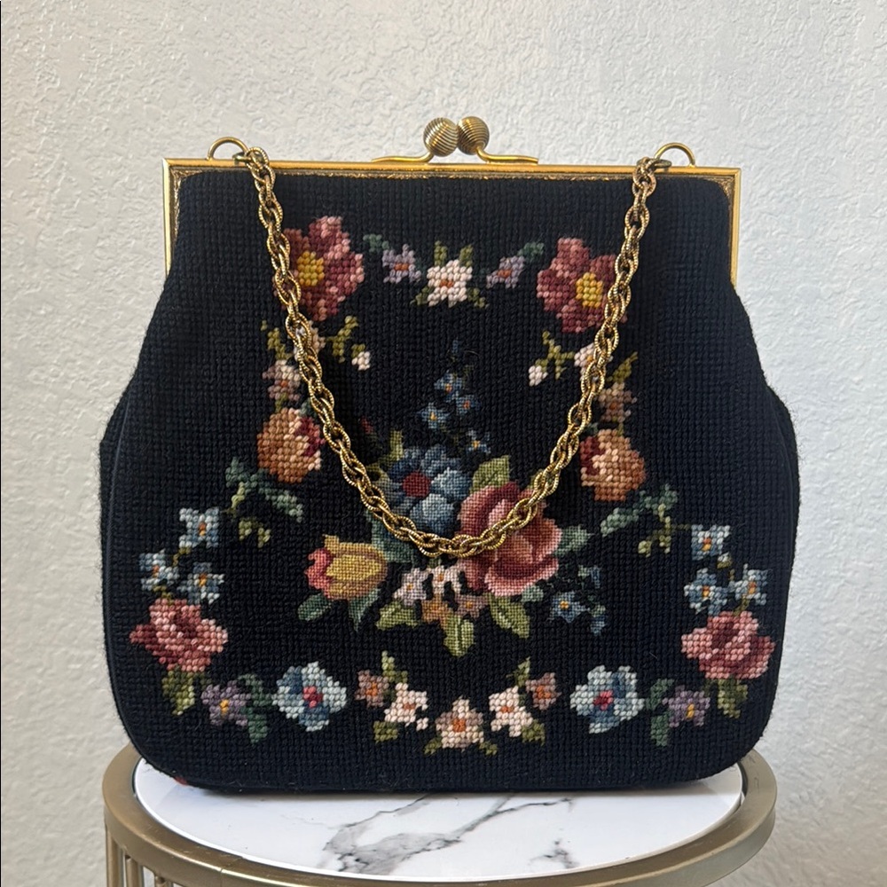 Vintage 1950s Floral Needlepoint Handbag